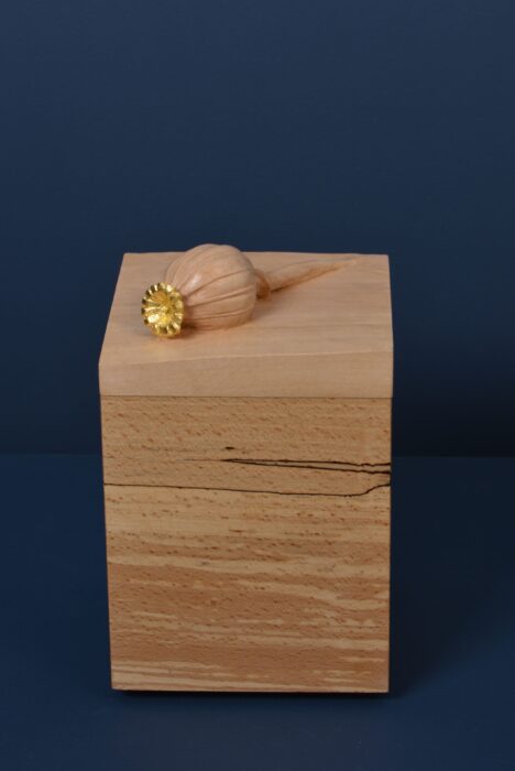 Poppy Luxery Box front