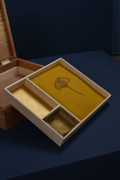 Ginkgo front open detail 1